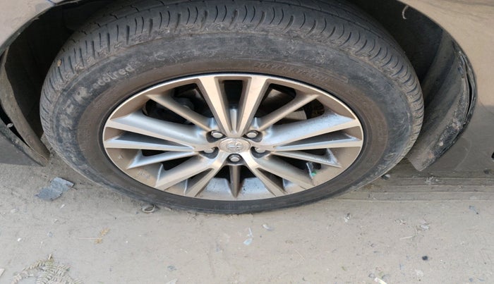 2016 Toyota Corolla Altis VL CVT PETROL, Petrol, Automatic, 72,231 km, tyre