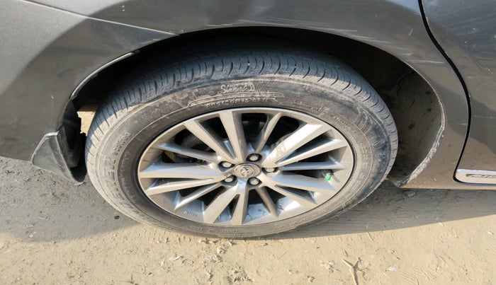 2016 Toyota Corolla Altis VL CVT PETROL, Petrol, Automatic, 72,231 km, tyre