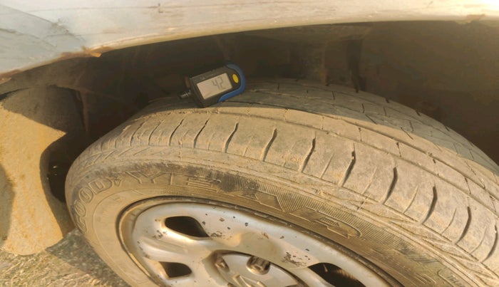 2014 Renault Duster 85 PS RXL DIESEL, Diesel, Manual, 1,61,377 km, tyre