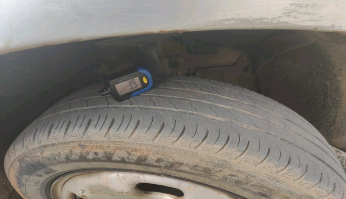 2014 Renault Duster 85 PS RXL DIESEL, Diesel, Manual, 1,61,377 km, tyre