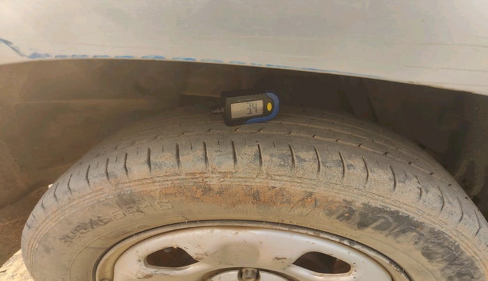 2014 Renault Duster 85 PS RXL DIESEL, Diesel, Manual, 1,61,377 km, tyre