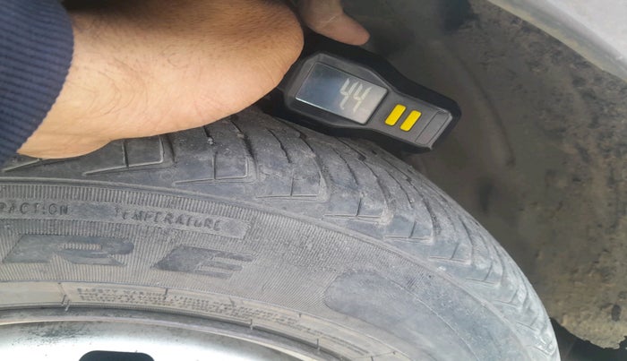 2016 Tata Tiago XM PETROL, Petrol, Manual, 1,53,103 km, tyre