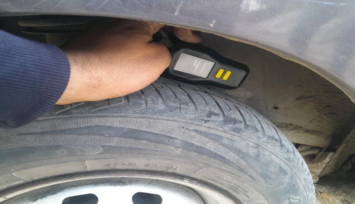 2016 Tata Tiago XM PETROL, Petrol, Manual, 1,53,103 km, tyre