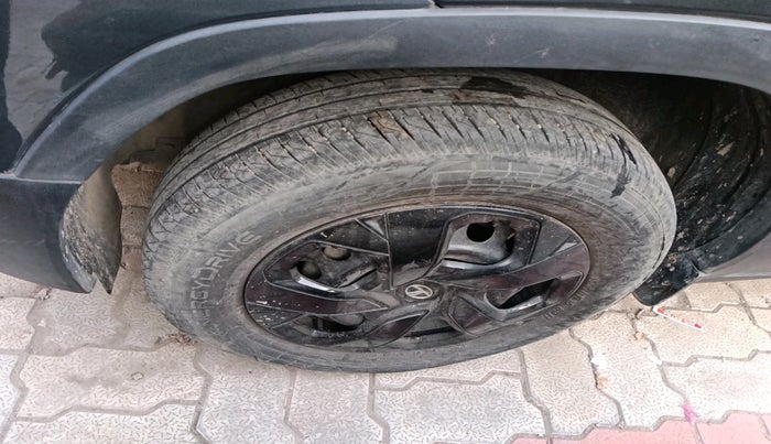 2023 Tata PUNCH ADVENTURE RHYTHM CNG, Petrol, Manual, 10,962 km, tyre