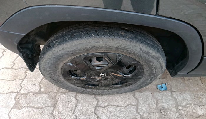 2023 Tata PUNCH ADVENTURE RHYTHM CNG, Petrol, Manual, 10,962 km, tyre