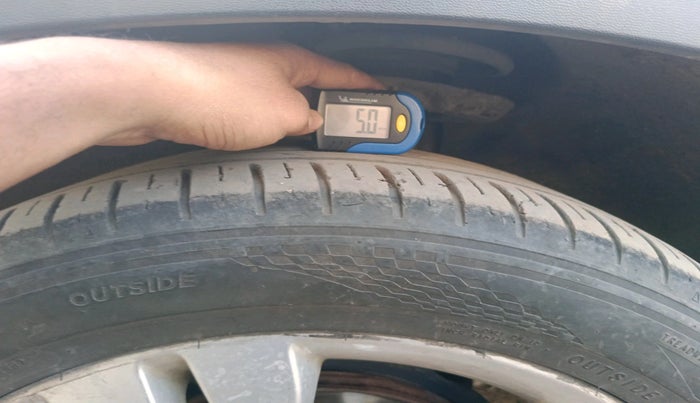 2014 Mercedes Benz GLA Class 200 CDI SPORT, Diesel, Automatic, 1,32,112 km, tyre