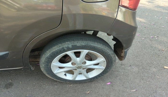 2015 Maruti Wagon R 1.0 VXI, Petrol, Manual, 1,22,157 km, tyre