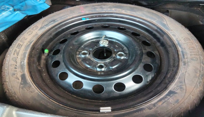 2015 Maruti Wagon R 1.0 VXI, Petrol, Manual, 1,22,157 km, tyre