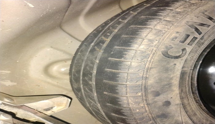 2013 Maruti Alto 800 LXI, Petrol, Manual, 60,193 km, tyre