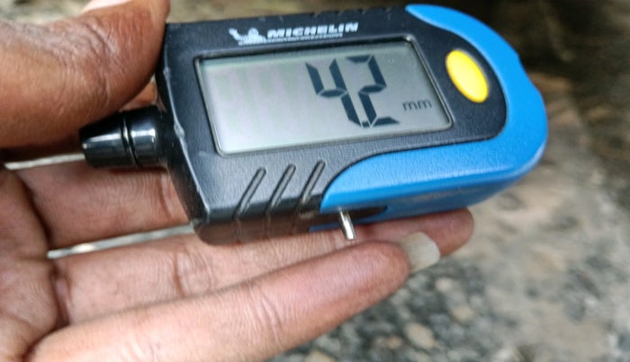 2022 Mahindra XUV700 AX 7 D MT 7 STR, Diesel, Manual, 36,713 km, tyre