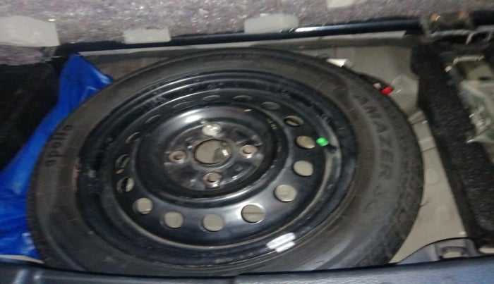 2016 Maruti Wagon R 1.0 VXI AMT, Petrol, Automatic, 73,411 km, tyre