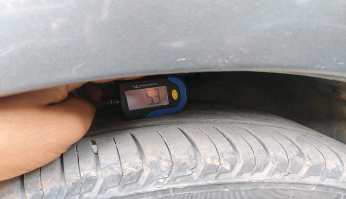 2015 Maruti Baleno ALPHA PETROL 1.2, Petrol, Manual, 1,72,802 km, tyre