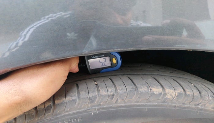 2015 Maruti Baleno ALPHA PETROL 1.2, Petrol, Manual, 1,72,802 km, tyre