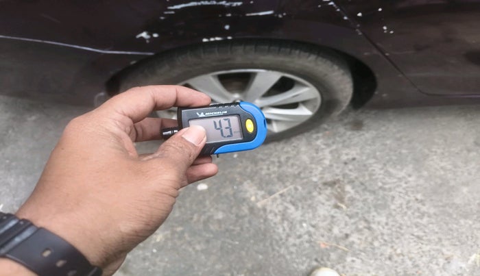 2013 Hyundai Verna FLUIDIC 1.6 CRDI SX, Diesel, Manual, 90,457 km, tyre