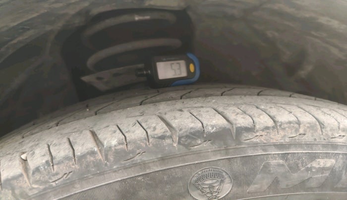 2024 Tata Safari Accomplished Plus AT, Diesel, Automatic, 28,329 km, tyre