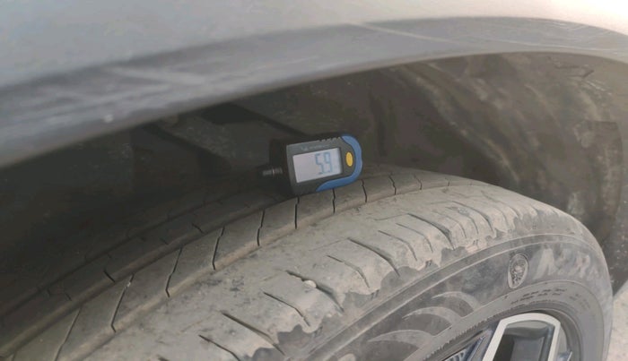 2024 Tata Safari Accomplished Plus AT, Diesel, Automatic, 28,329 km, tyre