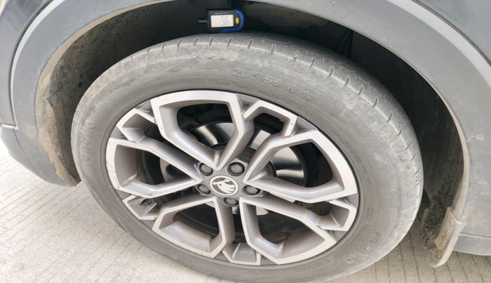 2022 Skoda KUSHAQ STYLE 1.0L TSI AT (6 AIRBAGS), Petrol, Automatic, 48,756 km, tyre