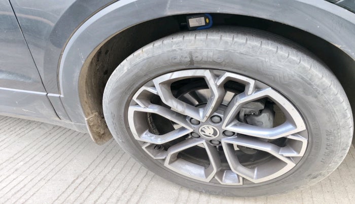 2022 Skoda KUSHAQ STYLE 1.0L TSI AT (6 AIRBAGS), Petrol, Automatic, 48,756 km, tyre