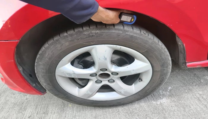 2012 Skoda Rapid ELEGANCE 1.6 MPI AT, Petrol, Automatic, 69,893 km, tyre