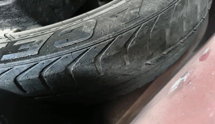 2012 Skoda Rapid ELEGANCE 1.6 MPI AT, Petrol, Automatic, 69,893 km, tyre