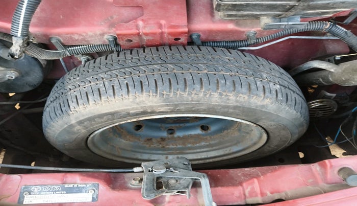 2015 Tata Nano TWIST XT, Petrol, Manual, 65,124 km, tyre