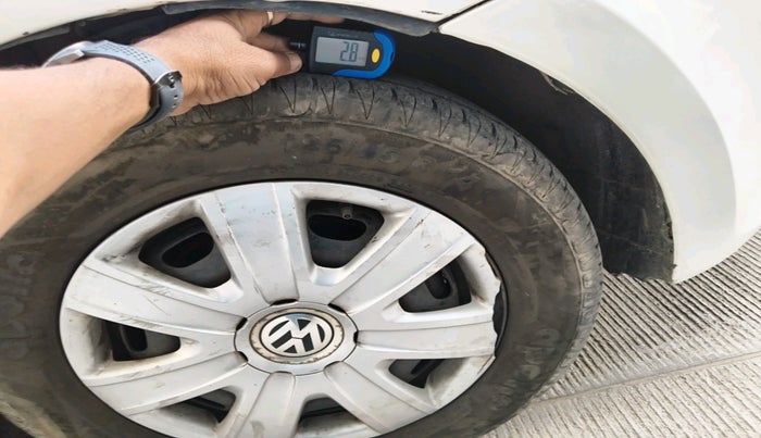 2011 Volkswagen Polo COMFORTLINE 1.2L PETROL, Petrol, Manual, 1,44,927 km, tyre