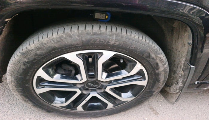 2021 Jeep Compass MODEL S (O) 1.4 PETROL DCT, Petrol, Automatic, 99,213 km, tyre