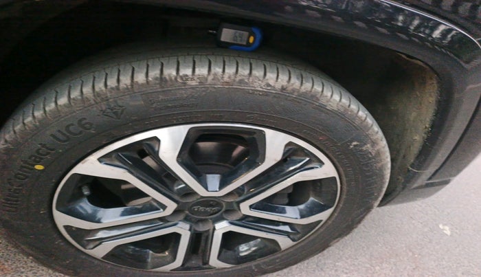 2021 Jeep Compass MODEL S (O) 1.4 PETROL DCT, Petrol, Automatic, 99,213 km, tyre