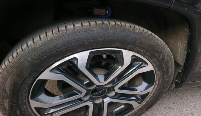 2021 Jeep Compass MODEL S (O) 1.4 PETROL DCT, Petrol, Automatic, 99,213 km, tyre