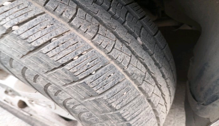 2012 Mahindra XUV500 W8, Diesel, Manual, 1,03,024 km, tyre