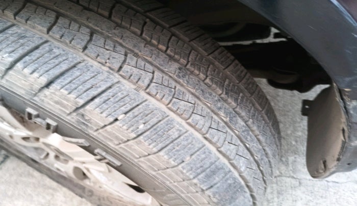 2012 Mahindra XUV500 W8, Diesel, Manual, 1,03,024 km, tyre