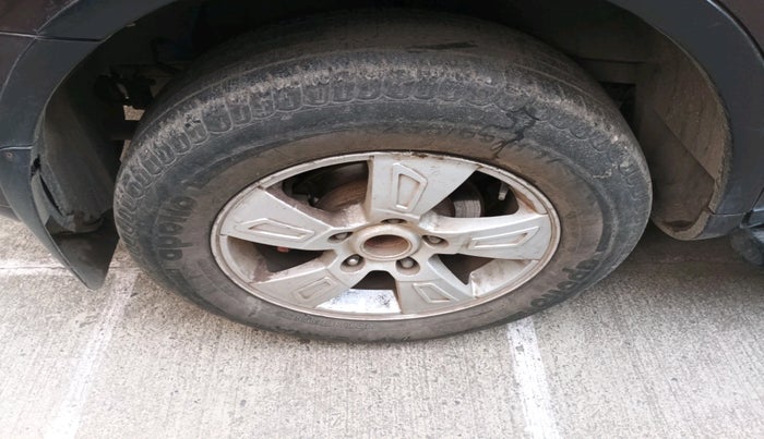 2012 Mahindra XUV500 W8, Diesel, Manual, 1,03,024 km, tyre