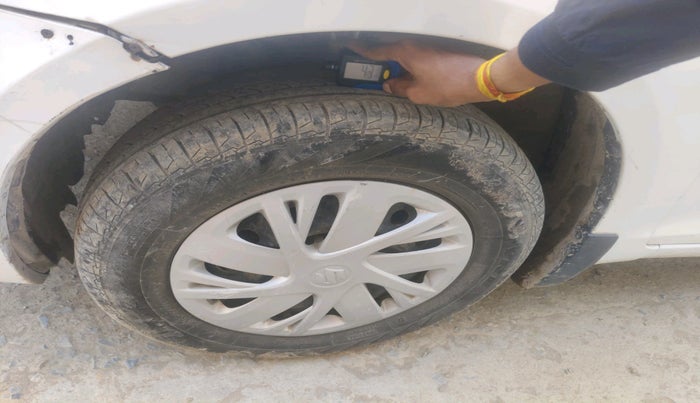 2015 Maruti Swift VDI, Diesel, Manual, 1,27,860 km, tyre