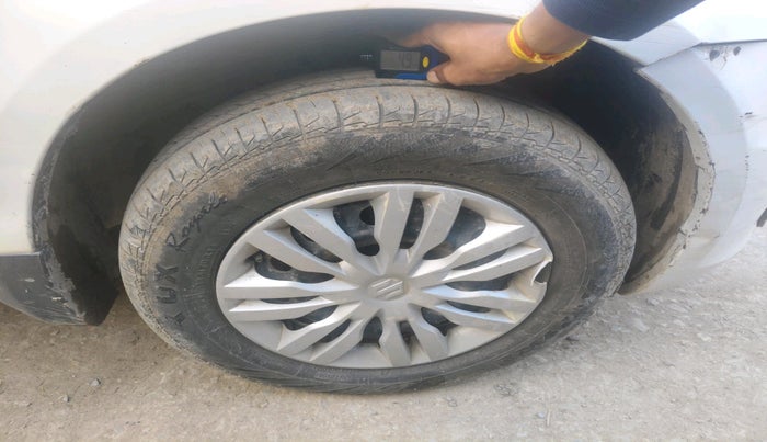 2015 Maruti Swift VDI, Diesel, Manual, 1,27,860 km, tyre