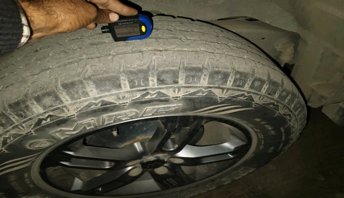 2022 Mahindra Thar LX D AT 4WD HT, Diesel, Automatic, 27,473 km, tyre