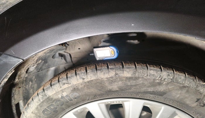 2015 Maruti Swift VXI, Petrol, Manual, 75,072 km, tyre