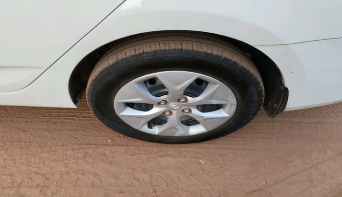 2015 Hyundai Verna FLUIDIC 1.4 VTVT, Petrol, Manual, 88,623 km, tyre