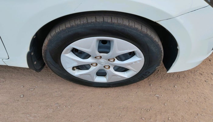 2015 Hyundai Verna FLUIDIC 1.4 VTVT, Petrol, Manual, 88,623 km, tyre