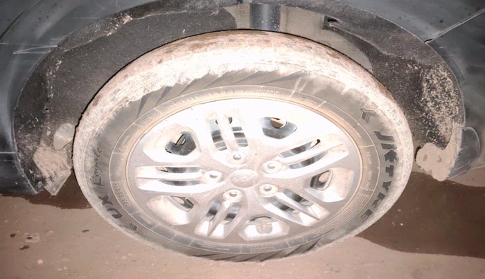 2023 KIA CARENS PRESTIGE 1.5 PETROL 7 STR, Petrol, Manual, 31,476 km, tyre