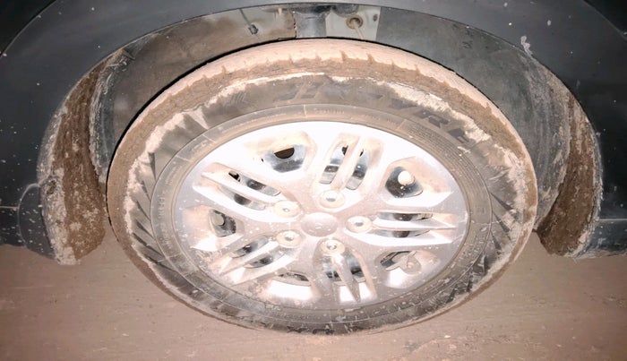 2023 KIA CARENS PRESTIGE 1.5 PETROL 7 STR, Petrol, Manual, 31,476 km, tyre