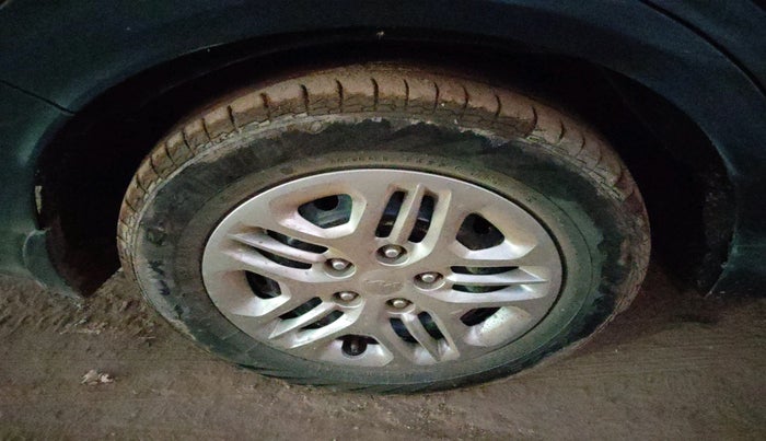 2023 KIA CARENS PRESTIGE 1.5 PETROL 7 STR, Petrol, Manual, 31,476 km, tyre