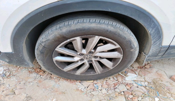 2021 Volkswagen TAIGUN HIGHLINE 1.0 TSI AT, Petrol, Automatic, 28,211 km, tyre