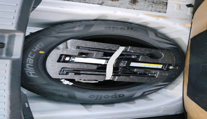 2021 Volkswagen TAIGUN HIGHLINE 1.0 TSI AT, Petrol, Automatic, 28,211 km, tyre