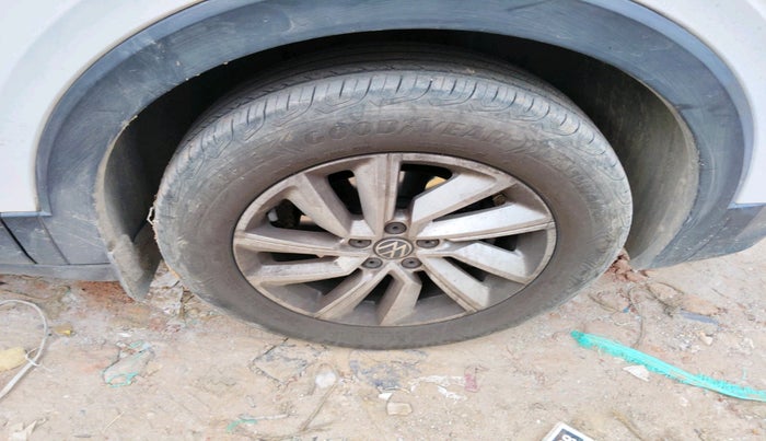 2021 Volkswagen TAIGUN HIGHLINE 1.0 TSI AT, Petrol, Automatic, 28,211 km, tyre