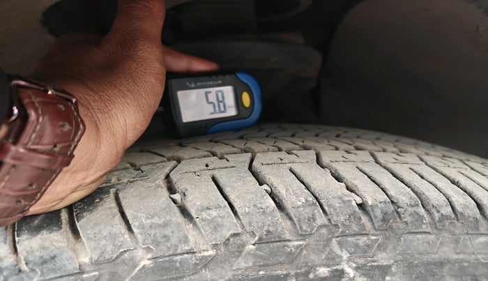 2016 Mahindra XUV500 W10, Diesel, Manual, 1,19,920 km, tyre