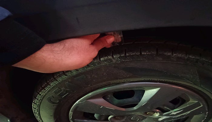 2016 Renault Kwid RXT 1.0 AMT, Petrol, Automatic, 52,249 km, tyre