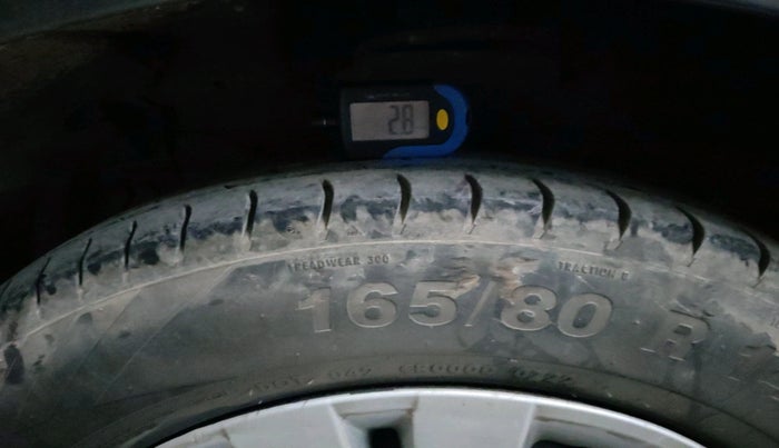 2017 Maruti Swift VXI, Petrol, Manual, 1,09,369 km, tyre