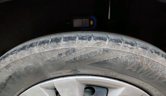 2017 Maruti Swift VXI, Petrol, Manual, 1,09,369 km, tyre