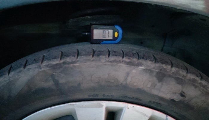 2017 Maruti Swift VXI, Petrol, Manual, 1,09,369 km, tyre