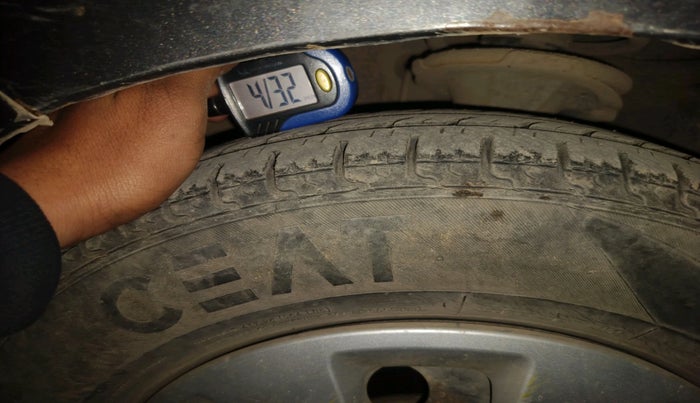 2011 Hyundai i10 MAGNA 1.2, Petrol, Manual, 96,770 km, tyre